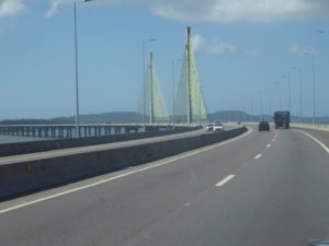 Le pont à l'entrée de l'île Santa Catarina